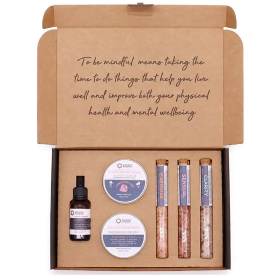 Enjoy this luxury pamper kit, ideal for Birthdays or Christmas.